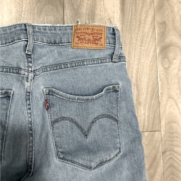 Levi’s High Rise Skinny - Picture 2 of 3